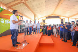 Rafael Fonteles entrega reforma da PI-223 e participa de início de obra de granja em Pau D’arco