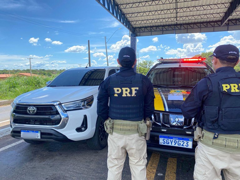 PRF prende casal portando drogas em Floriano