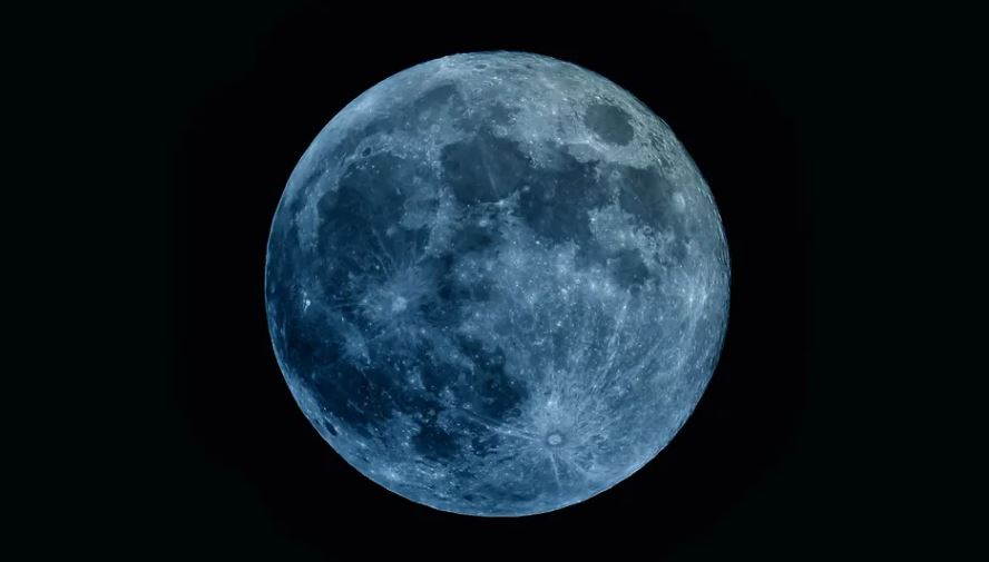 Esta noite não se esqueça de olhar para cima: a primeira superlua azul do ano vai iluminar os céus