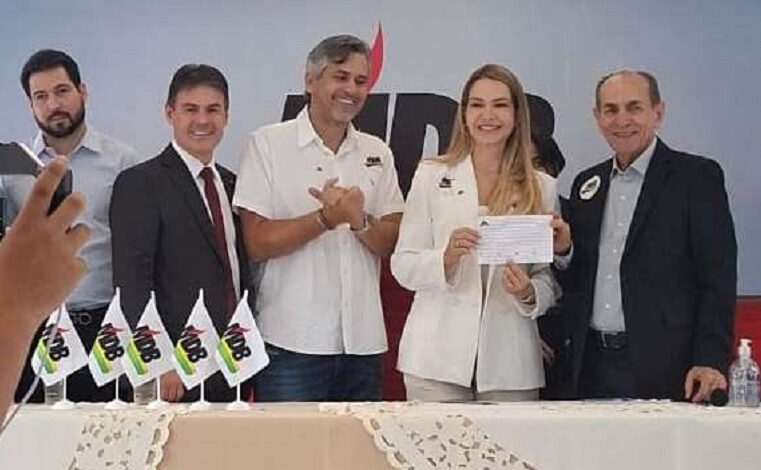 Anyara Santos se filia ao MDB e oficializa pré-candidatura à Assembleia Legislativa