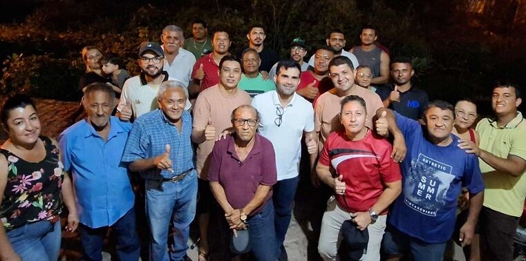 Lideranças do bairro São Vicente oficializam apoio ao vereador João Rufino em Picos